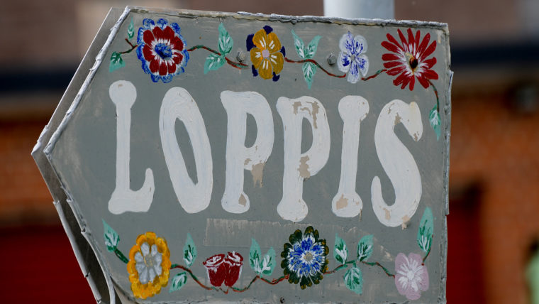 15735802-en-loppisskylt1-760x428
